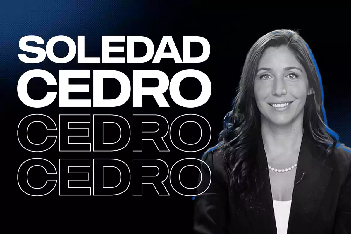 Mujer sonriendo con fondo negro y texto grande que dice "Soledad Cedro".