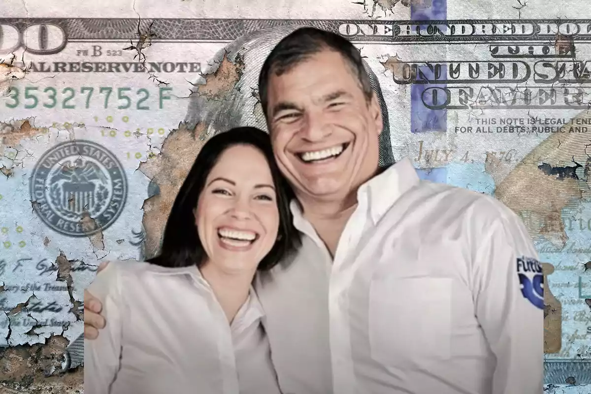 Una pareja sonriente con camisas blancas frente a un fondo de billete de cien dólares desgastado.