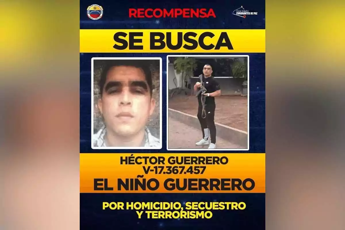 Cartel de búsqueda con dos fotos de un hombre y texto que ofrece recompensa por información sobre él, acusado de varios delitos.