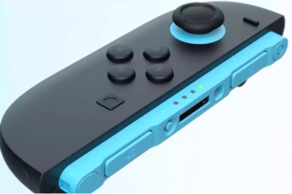 Controlador de videojuego azul y negro con botones y joystick.