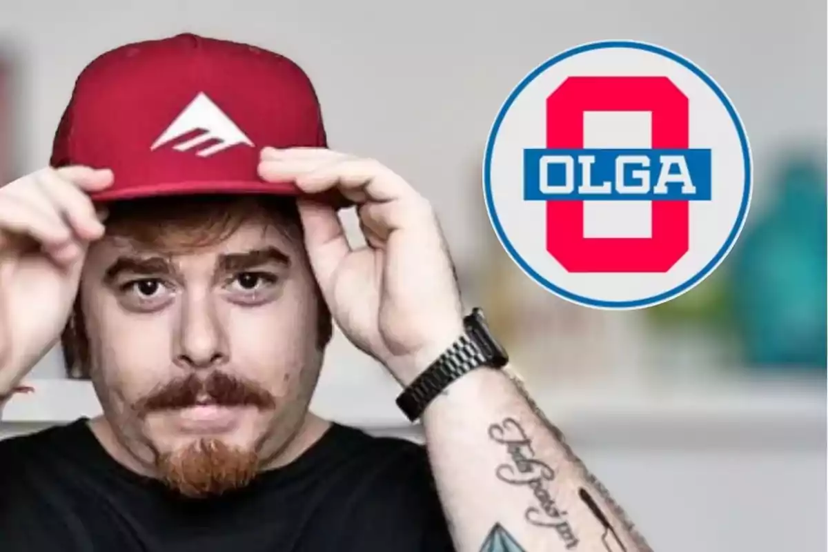 Un hombre con gorra roja ajustándosela, junto a un logo circular con la letra "O" y el nombre "OLGA" en el centro.