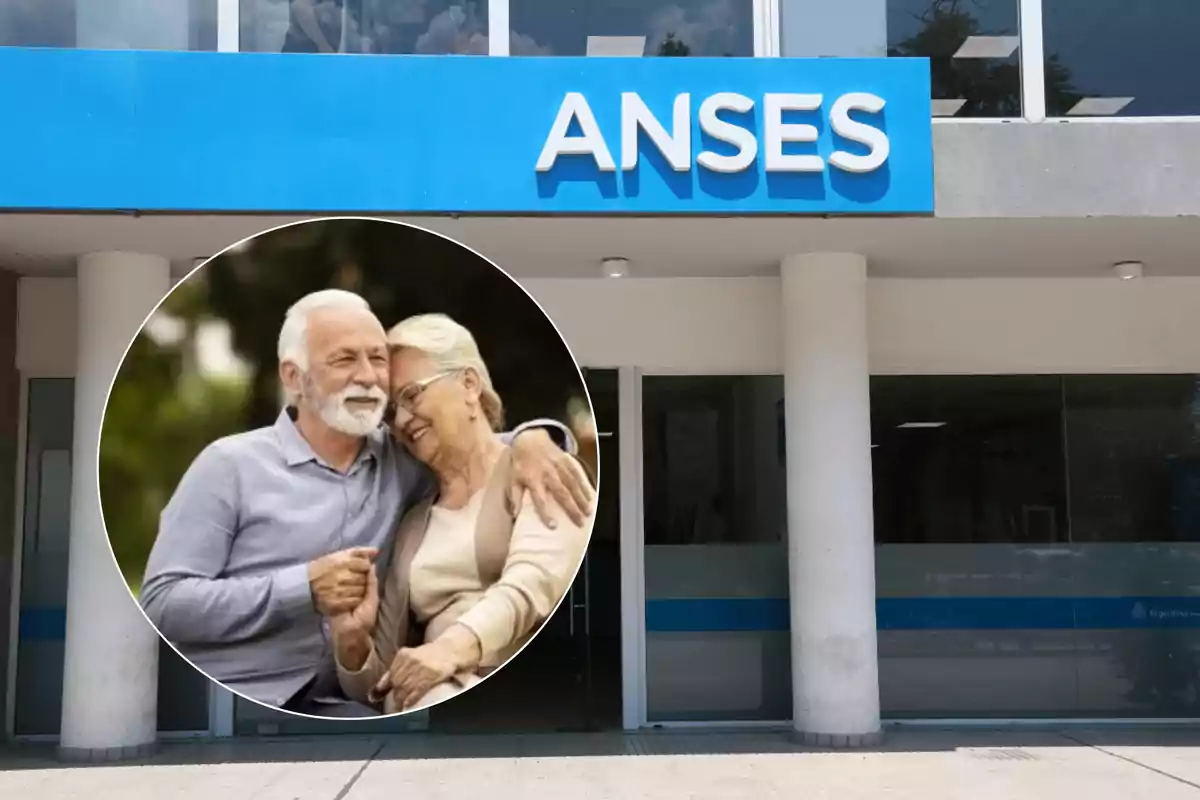 Fachada de una oficina de ANSES con una imagen de una pareja de personas mayores sonriendo.