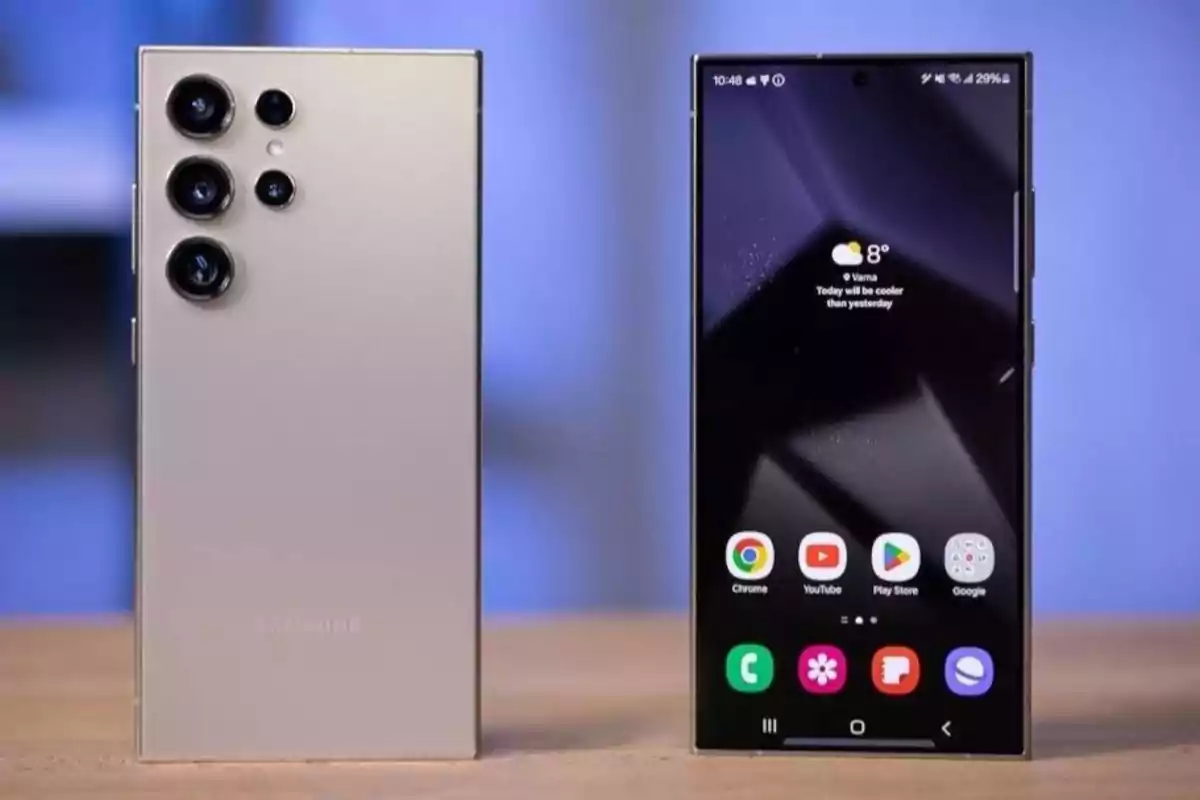 Dos teléfonos inteligentes Samsung en una superficie, uno mostrando la parte trasera con cámaras y el otro la pantalla encendida con aplicaciones.