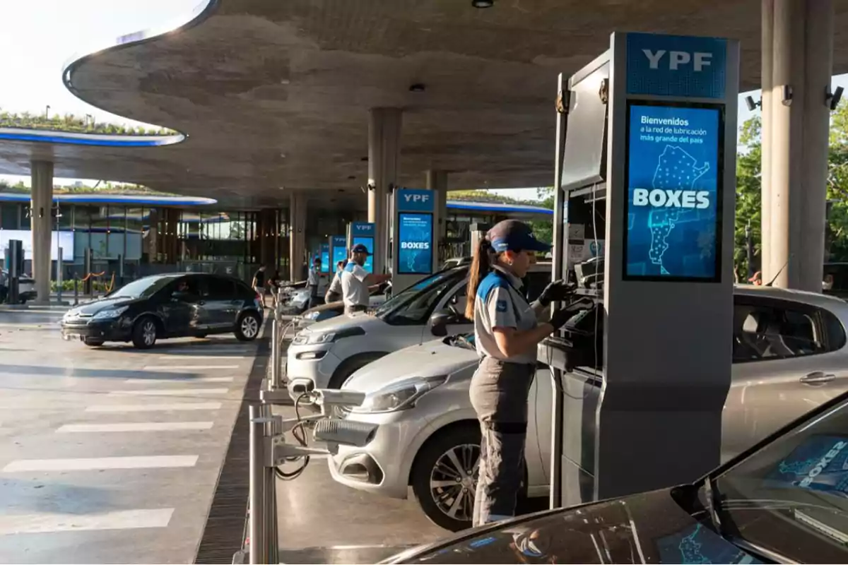 YPF baja el precio de los combustibles: de cuánto será la baja y desde cuándo aplica